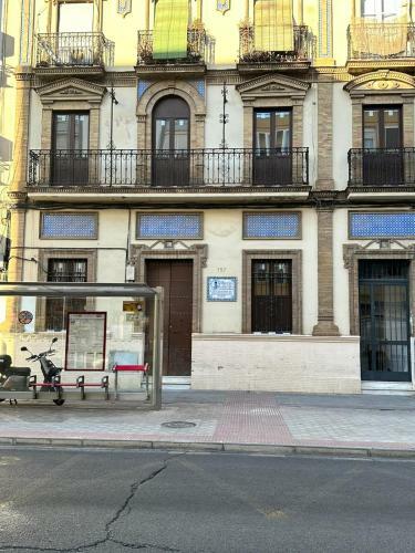 Triana Riverside Guesthouse