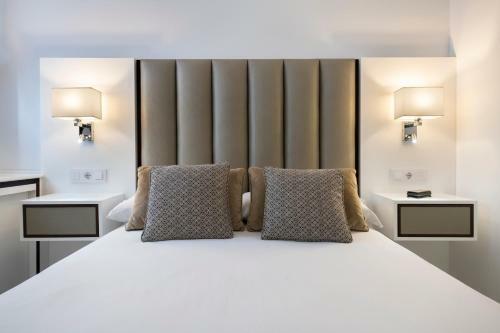 Monkeys Apartments Faustino �lvarez Deluxe & Courtyard