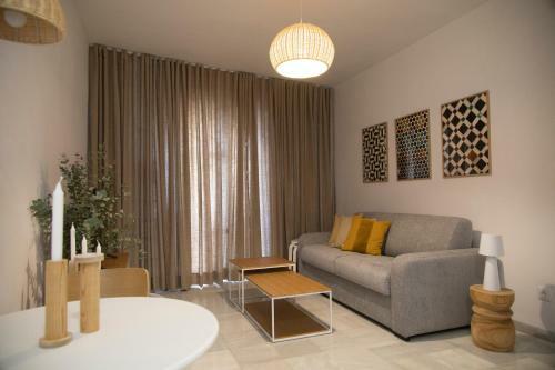 Reyes Cat�licos II Suite Apartment