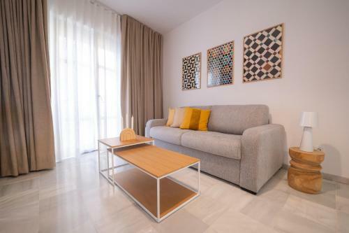 Reyes Cat�licos II Suite Apartment