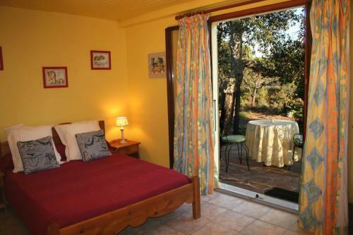 Bed & Breakfast Le Mas Du Rouquan