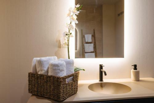 New Hostly Alameda Apartments