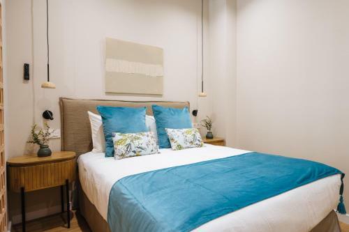 New Hostly Alameda Apartments
