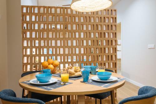 New Hostly Alameda Apartments