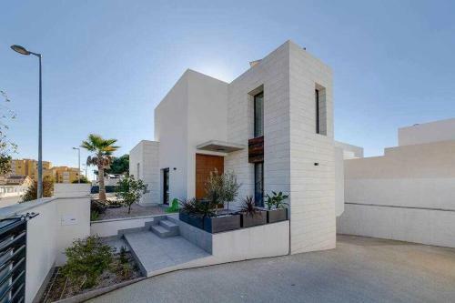 Magn�fica Villa Con Piscina Climatizada