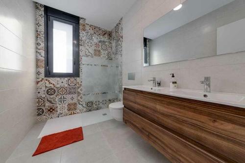 Magn�fica Villa Con Piscina Climatizada