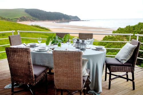 Casa De Cuento En La Playa De Oyambre, Al Lado De Comillas