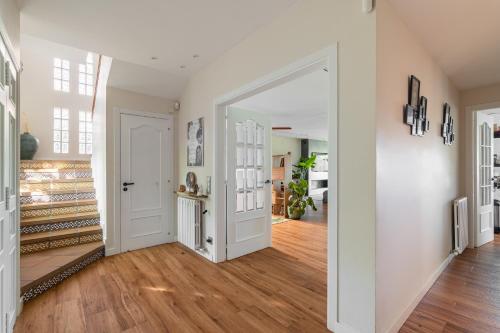 Villa Barcelona�s Tropical Oasis