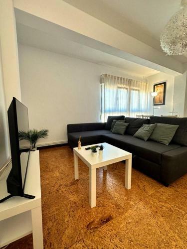 Apartamento Piso Soleado, Pr�ximo Al Centro, 8 Plazas Y F�cil Aparcamiento