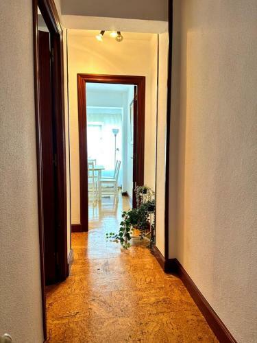 Apartamento Piso Soleado, Pr�ximo Al Centro, 8 Plazas Y F�cil Aparcamiento