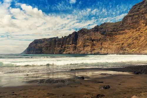 Cliff Haven Sea View Apartment - Adults Only