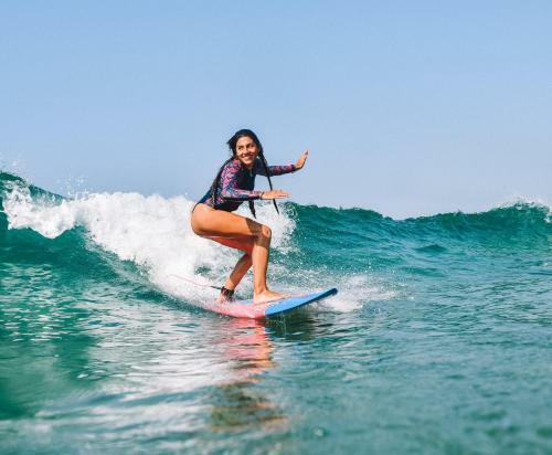 Hostal Escuela De Surf Waves Sound