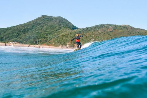 Hostal Escuela De Surf Waves Sound