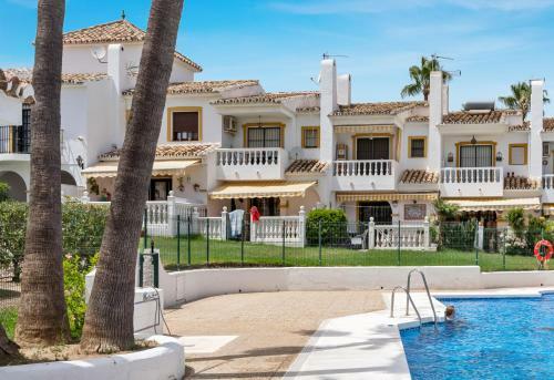 Apartamento La Campana Townhouse With Pool Ref 222