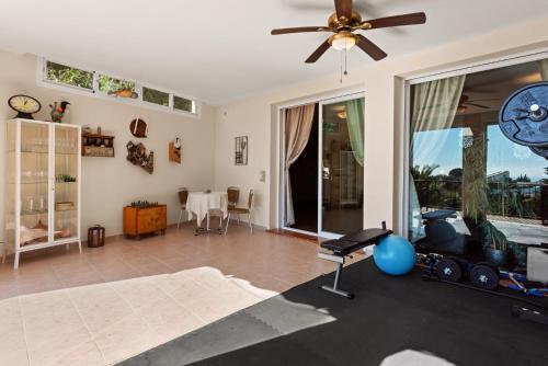 Villa Breathtaking Mansion With Pool - Ref 85