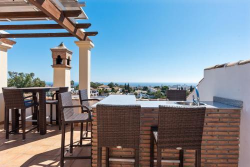 Villa Breathtaking Mansion With Pool - Ref 85
