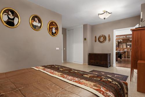 Villa Breathtaking Mansion With Pool - Ref 85