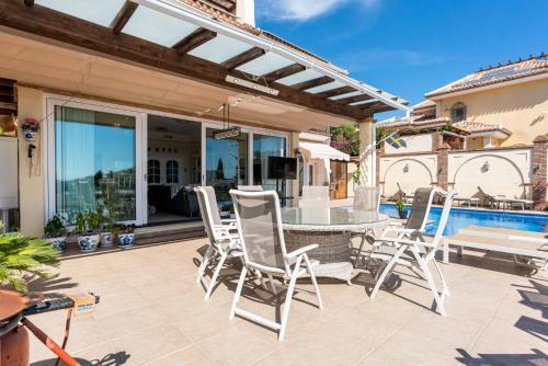 Villa Breathtaking Mansion With Pool - Ref 85