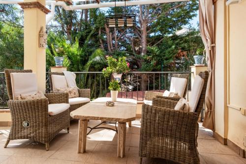 Villa Breathtaking Mansion With Pool - Ref 85