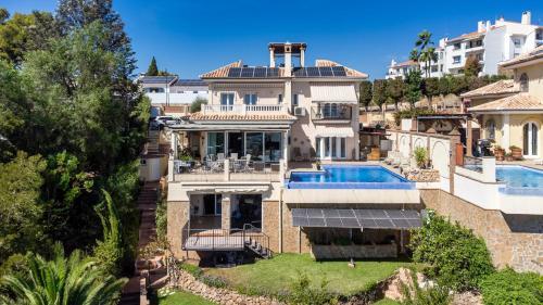 Villa Breathtaking Mansion With Pool - Ref 85
