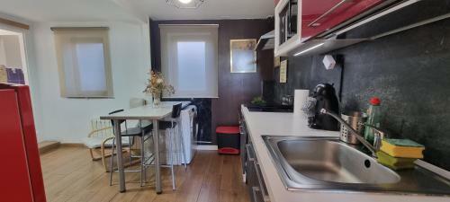 T�pica Casa De Piedra