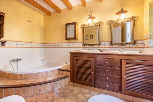 Villa Finca Santa Maria Near Palma