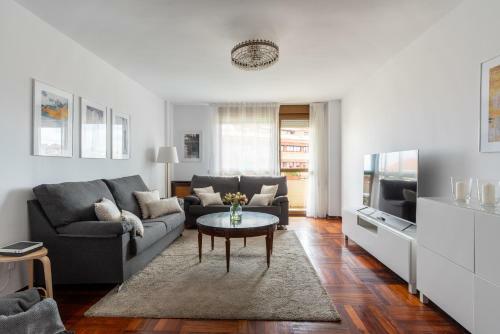 Apartamento En Alto Miranda Con Parking