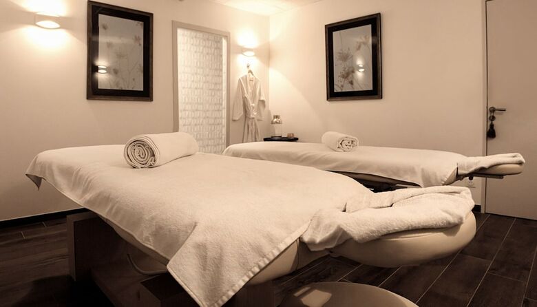 Hotel Renaissance Paris Hippodrome De Saint-cloud