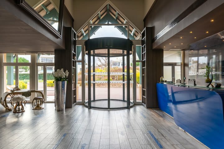 Hotel Renaissance Paris Hippodrome De Saint-cloud