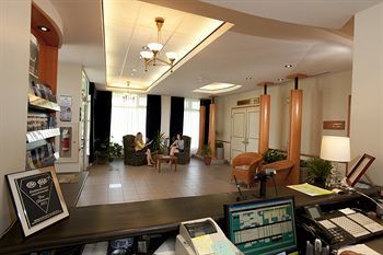 Posada Auberge Et Golf Fort Pr�vel