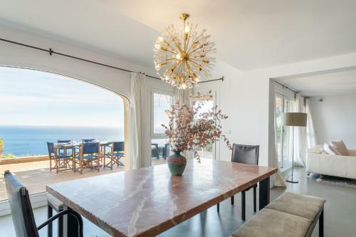 Villa Almela's