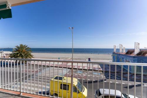 Apartamento Rentafive Primera L�nea Terraza Reformado