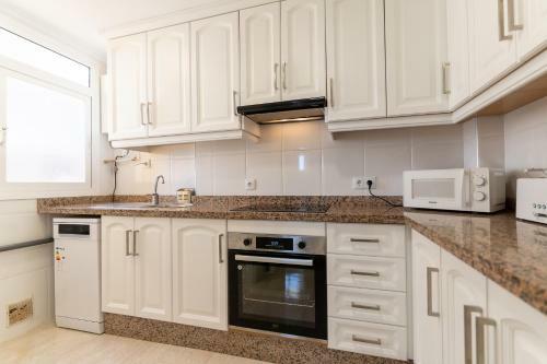 Apartamento Rentafive Primera L�nea Terraza Reformado