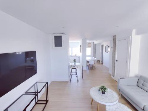 Apartamento Vistas, Reci�n Reformado, 2 Dormitorios Dobles.