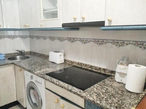 Apartamento Apto Con Terraza Y 2 Dormitorios. 600 Megas Wifi.