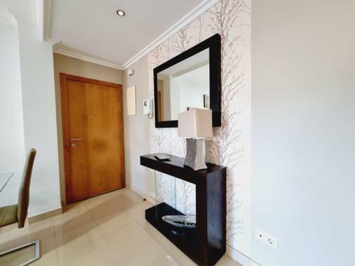 Apartamento Con Terraza Y Piscina
