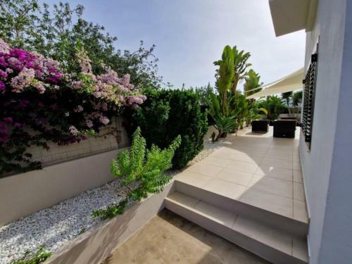 Moderna Casa Con Piscina Privada
