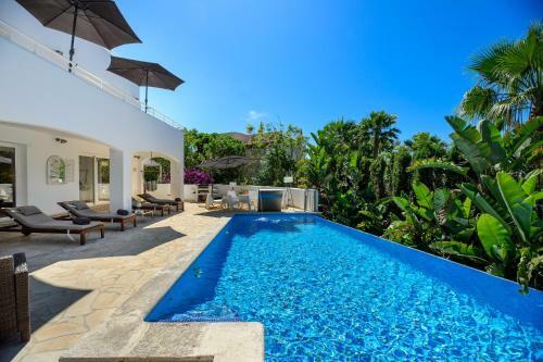 Villa Amarantos