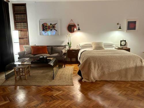 Niko Rooms