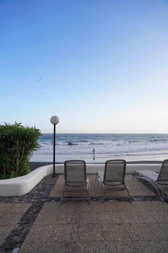 Playa Chica Beachfront Apartment