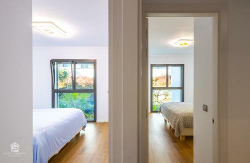 Luxury Apartment With Sea And Golf View