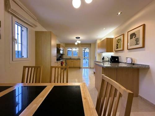 Spacious Apartment In San Roque Golf Club