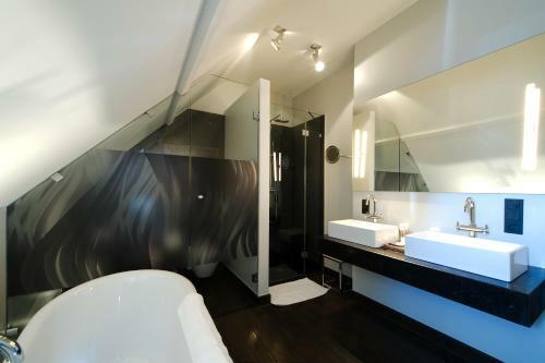 Hotel Manoir De L�bioles