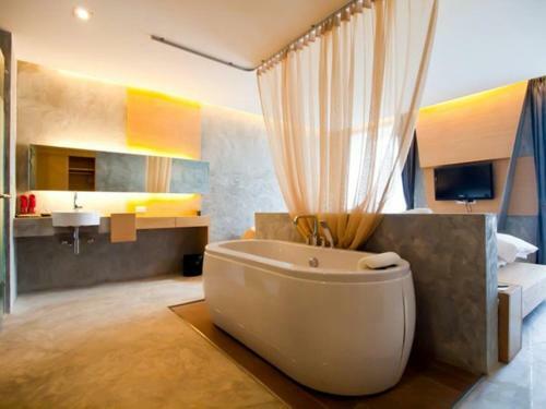 The Now Hotel - Sha Extra Plus