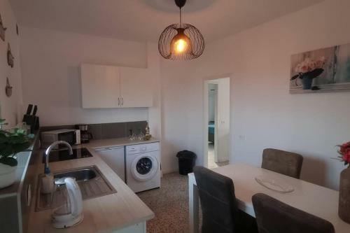 Amplio Apartamento Con Terraza Privada, Piscina Compartida En Arico
