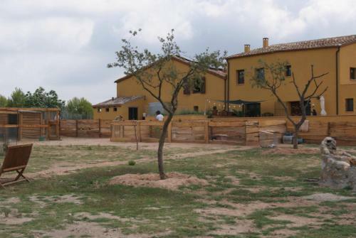 Masia En Plena Naturaleza Y Tranquilidad