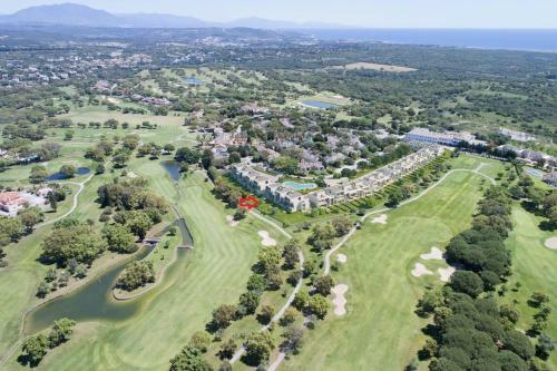 Modern Four Bedroom House With Golf Course Views