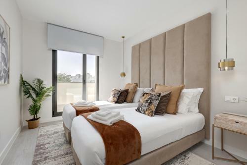 Modern Four Bedroom House With Golf Course Views