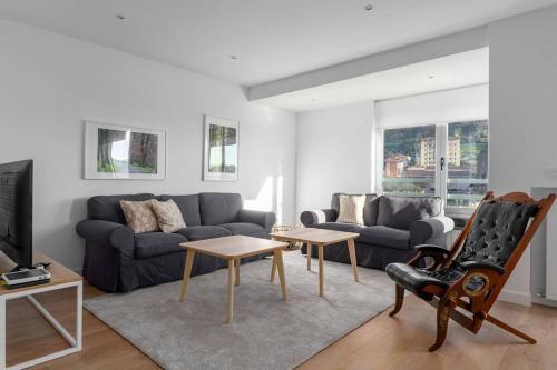 Bright Apartment With A/c, Parking Optional