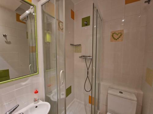 Hostal Pension Izar Bat Guesthouse